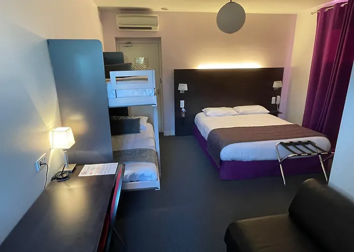 Logis Hotel Aux Berges De L\'Aveyron