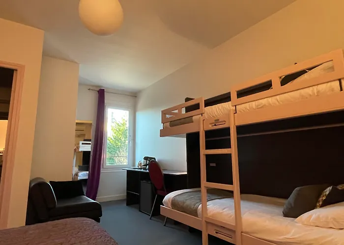 Logis Hotel Aux Berges De L\'Aveyron